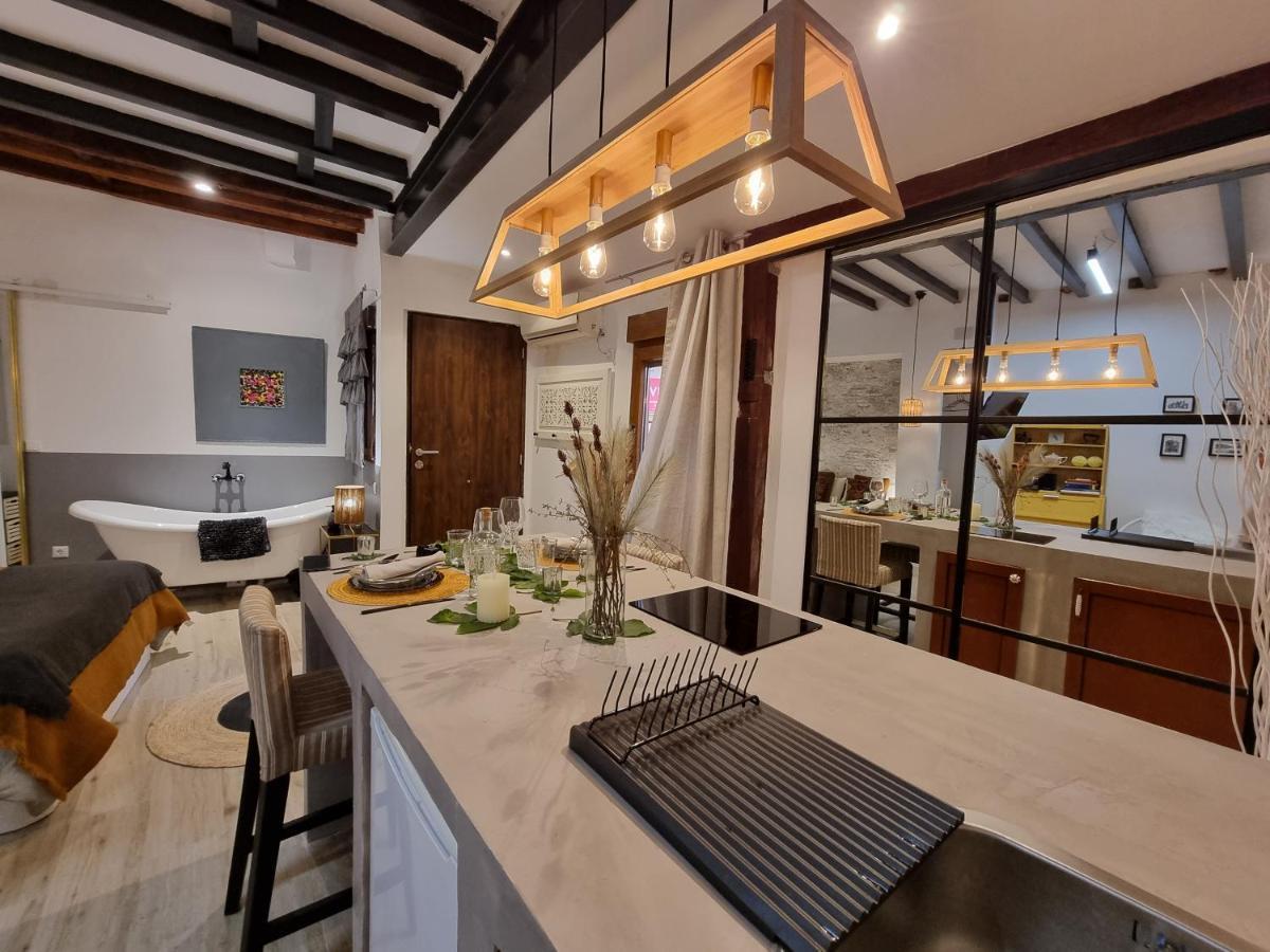 Lofts Amantes De Toledo -Loft Sagrario Apartment Bagian luar foto